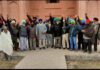 ਕਿਸਾਨਾਂ ਨੇ ਐਕੁਆਇਰ ਕੀਤੀ ਗਈ ਜ਼ਮੀਨ ਦਾ ਮੁਆਵਜ਼ਾ ਵੱਧ ਦੇਣ ਦੀ ਕੀਤੀ ਮੰਗ ਤੇ ਪ੍ਰਗਟਾਇਆ ਰੋਸ